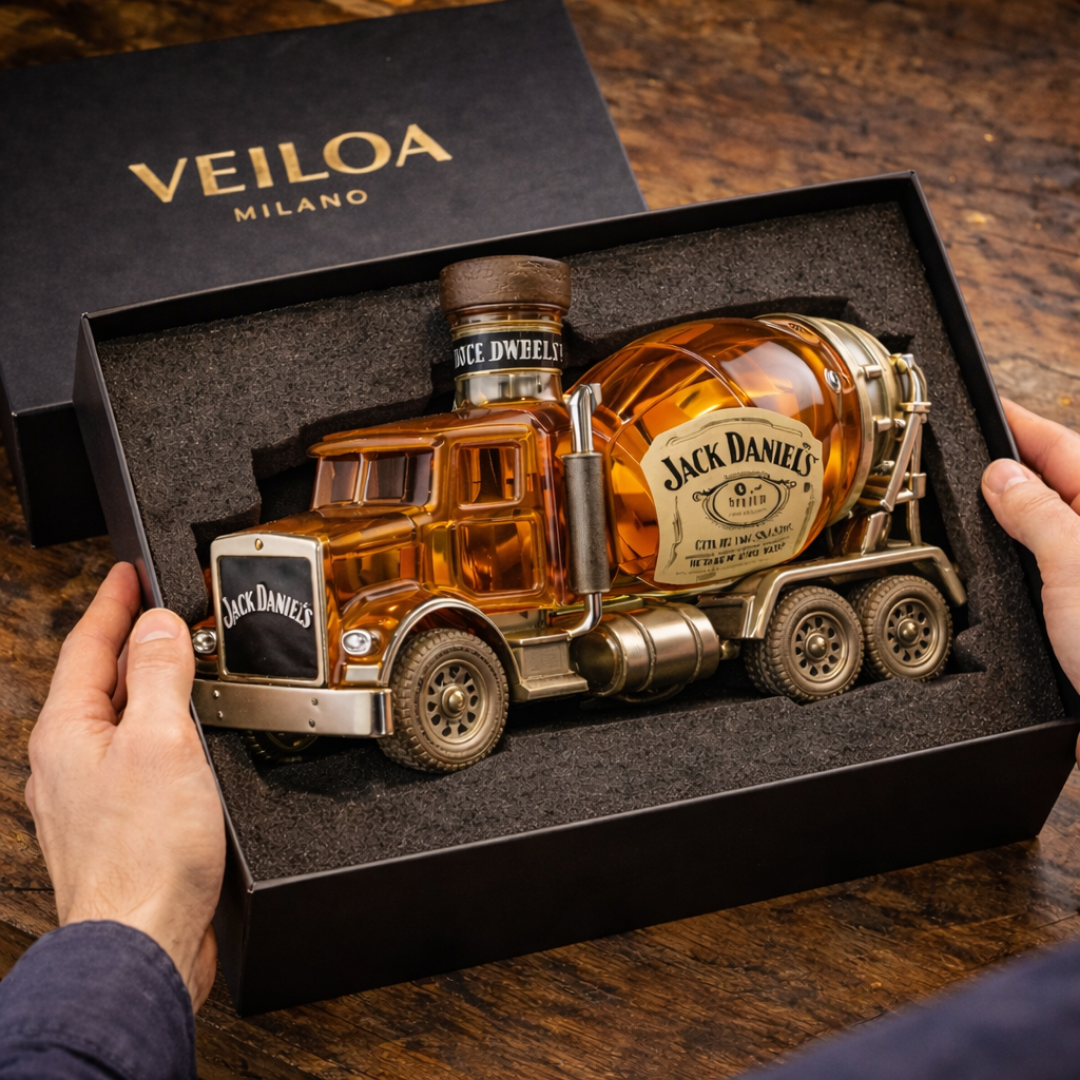 Jack Daniel's Whiskey Decanter - Truck Edition